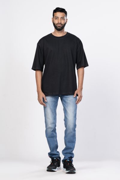 Shleviro Men's Leo Black solid Round Neck Oversized T-shirt